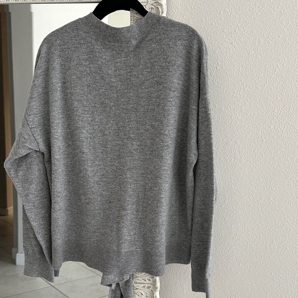 Frame Wool/Cashmere Tie-Front Gray Sweater - Picture 4 of 4